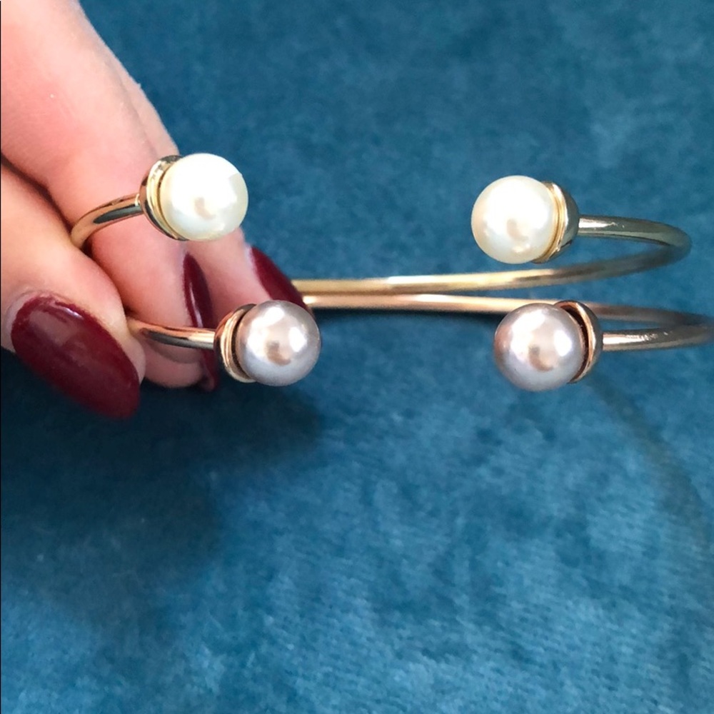 Set of 2 “pearl” cuffs — white pearls chipping